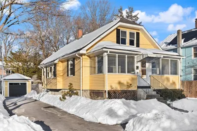 24 Bates Rd