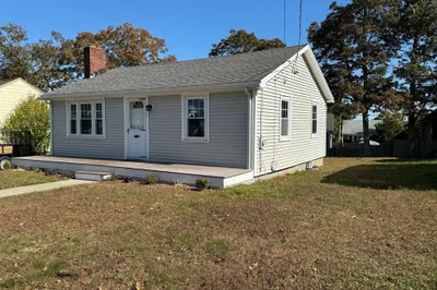 7 Nokomis Road 1