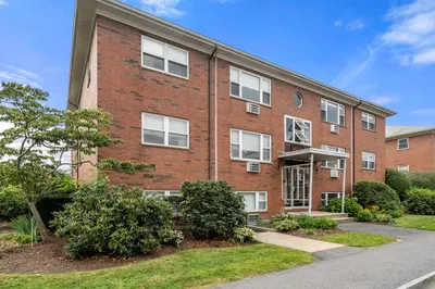 20 Whitman Rd #2-4