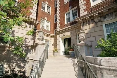 7 Arlington St #37