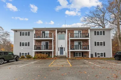 3 Chapel Hill Dr #1