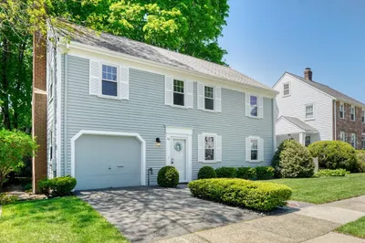 88 Hesseltine Avenue