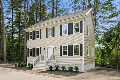 44 California Rd