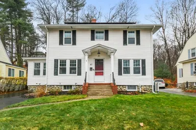 87 Richmond Ave 1