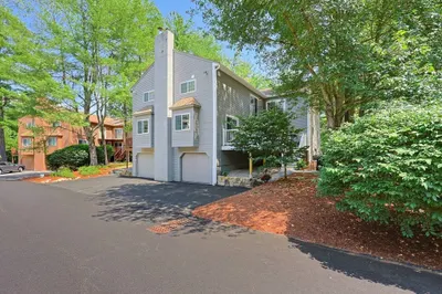 8 Voyagers Lane #8 1
