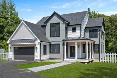 76 Brook Rd