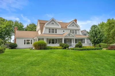 11 Baileys Causeway