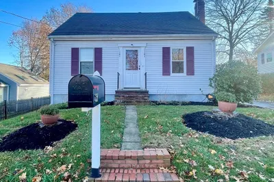 27 Gibbens St