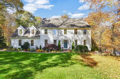 20 Hearthstone Dr