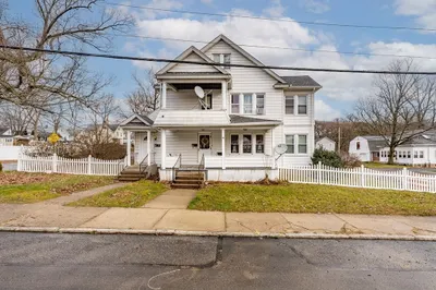 129-131 Hamburg St