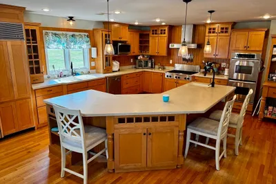 74 Fiske Hill Rd 1