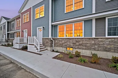 6 Simmonds Blvd #6 1