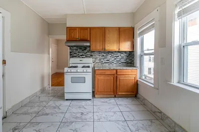 16 Pinkham Pl #2