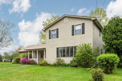 28 Labelle Dr 1