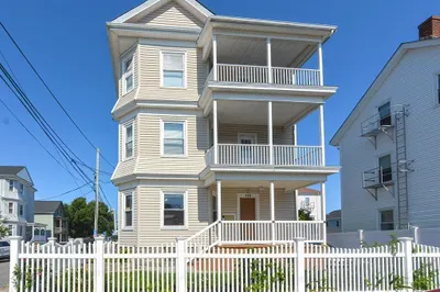 152 Saint Mary St