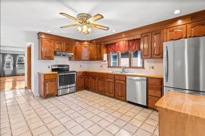 146 West Adams Street #2 1
