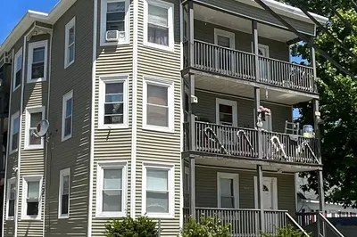 121 Charlton St