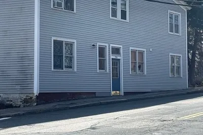 286 N Main St 1