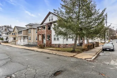 32-34 Magnolia St #2