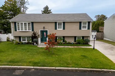 64 Berlin St