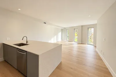 27 Kenilworth St #6 1