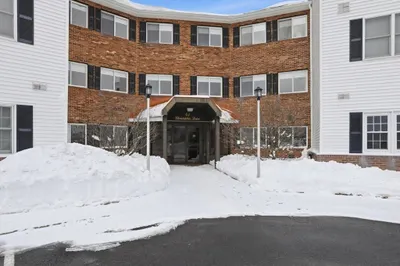 45 Christopher Dr #106