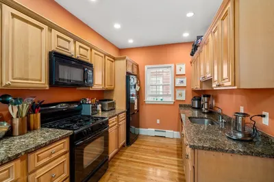 6-8 Oakland St #2