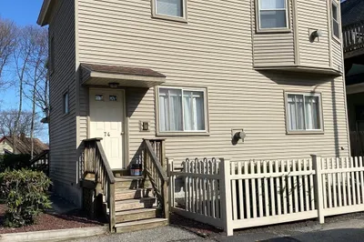 74 Lakewood St #2L 1