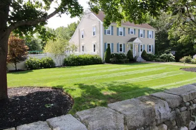 10 Stoneybrook Drive 1