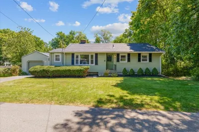 24 Woodlawn Avenue