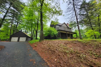 49 Robbins Rd 1