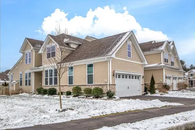 6 Henry Way #6