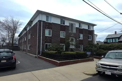 70 Mudge St #12