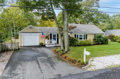 15 Sharon Rd 1