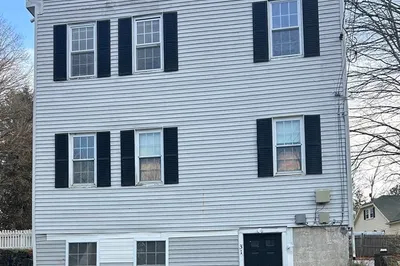 31 Wellington Street #1 1