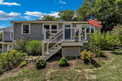 30 Manomet Ave 1