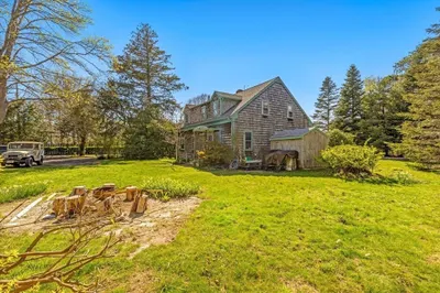 58 Loomis Ln