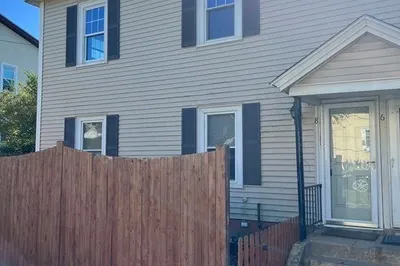 8 Elm St S 1