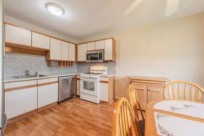64 Tennis Plaza Rd #4 1