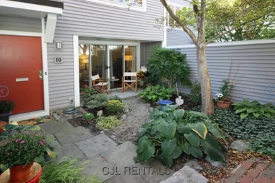 10 Fresh Pond Place #10