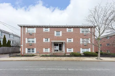 31 Pond St #17