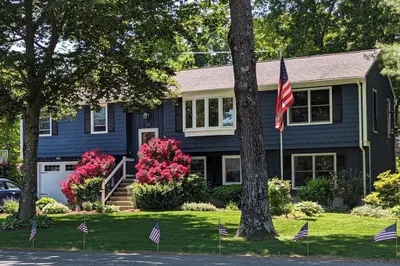 331 Barry St 1