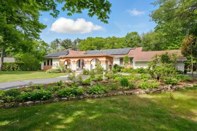 18 Karen Ln 1