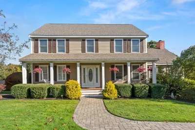 21 Lakeview Ave