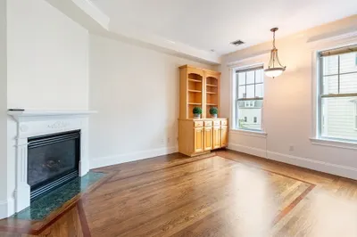 283 Bowen Street #2