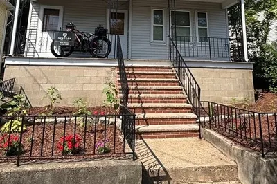 207 Gladstone St 1