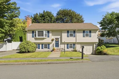 136 Maplewood Rd 1
