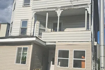 4 Plum St #3 1