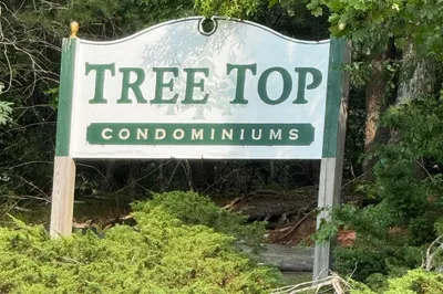 3 Treetop Ln #8 1