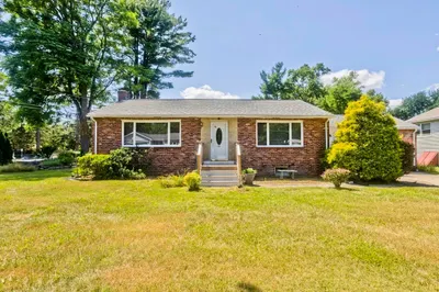 52 Harkness Ave 1